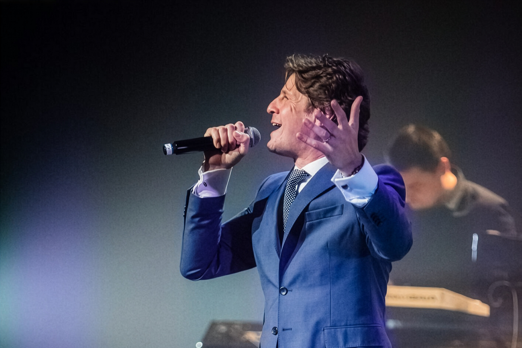 Sfeerfoto van Gunther Neefs tijdens een concert.